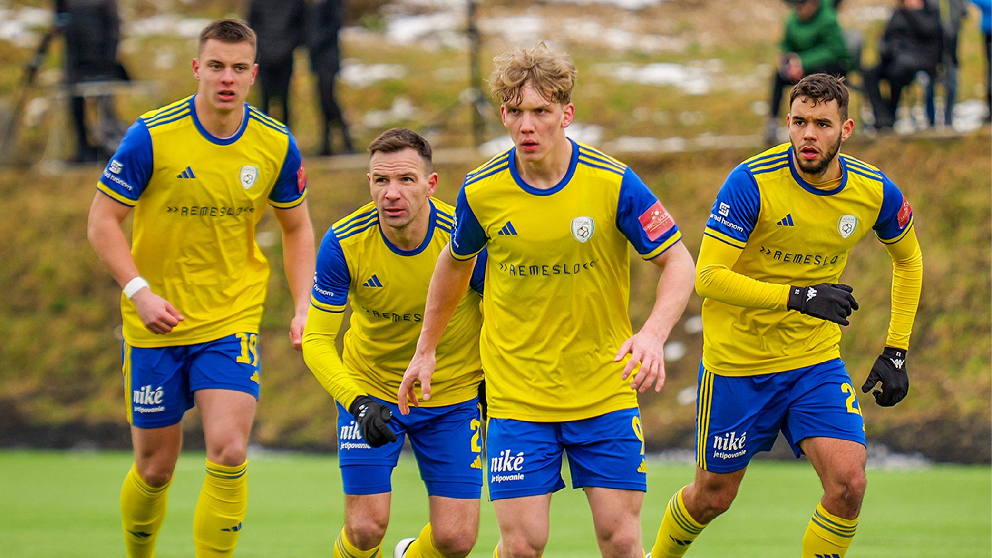 JARNÁ ČASŤ KLOPE NA DVERE!